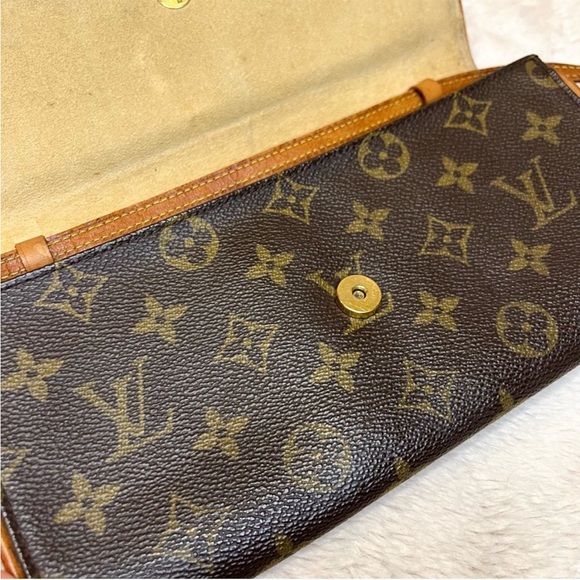 Louis Vuitton Vintage Monogram Pochette Twin GM - Picture 12 of 17